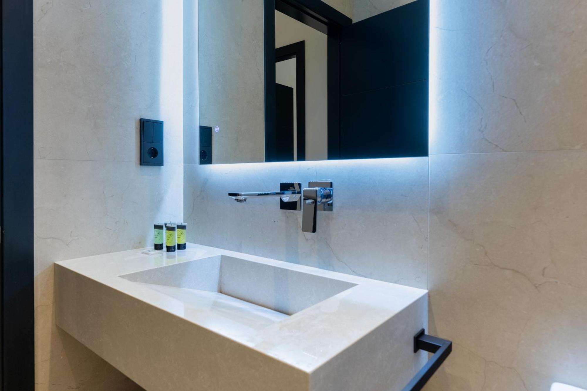 New Design Apartment - Private Patio - Gallos 2 Siviglia Esterno foto